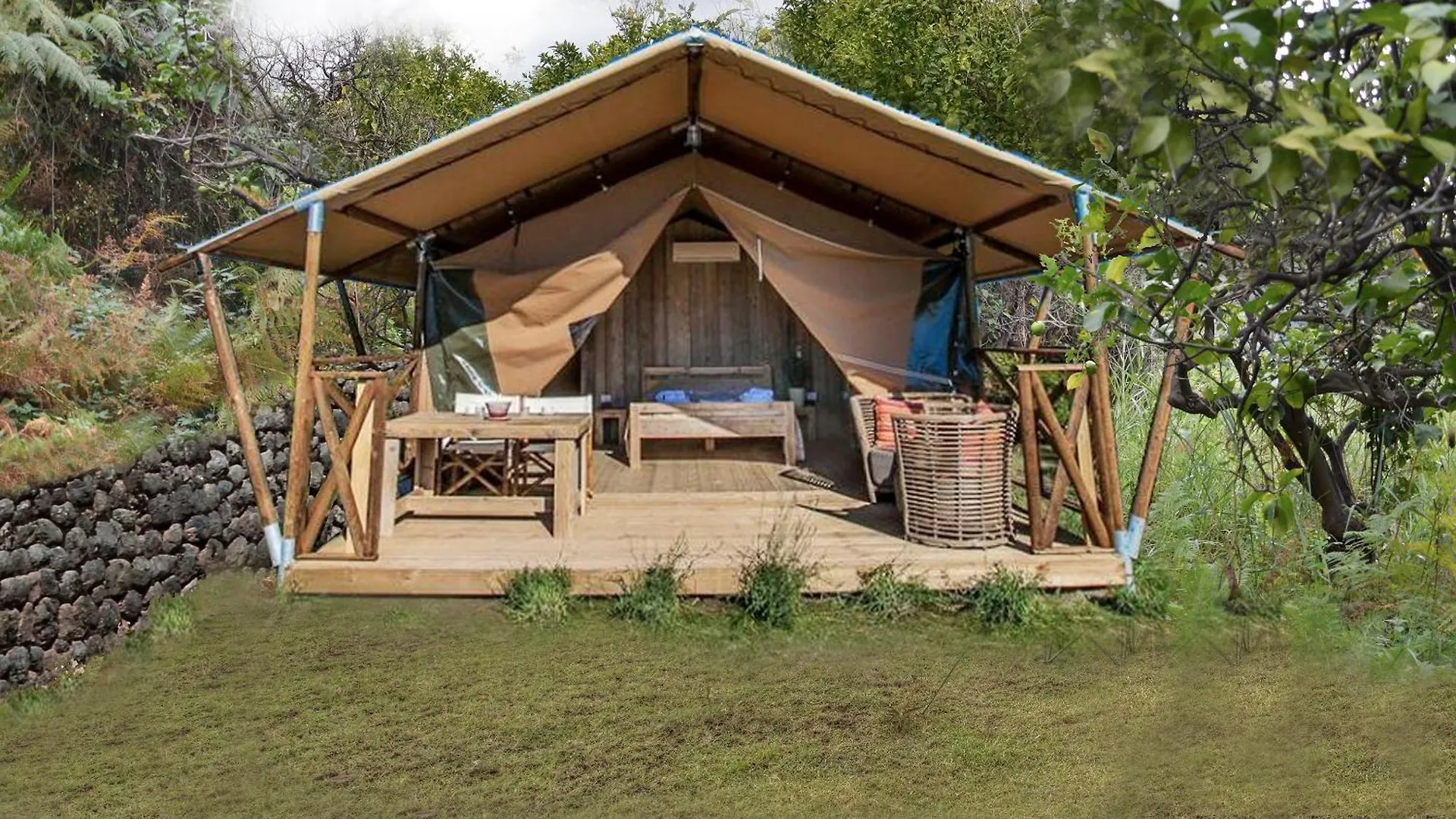 Tente de luxe Glamping Alcantara Motta Camastra