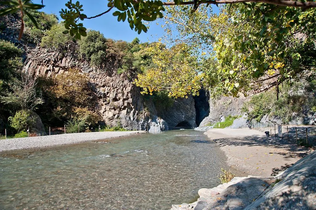 Tente de luxe Glamping Alcantara Motta Camastra